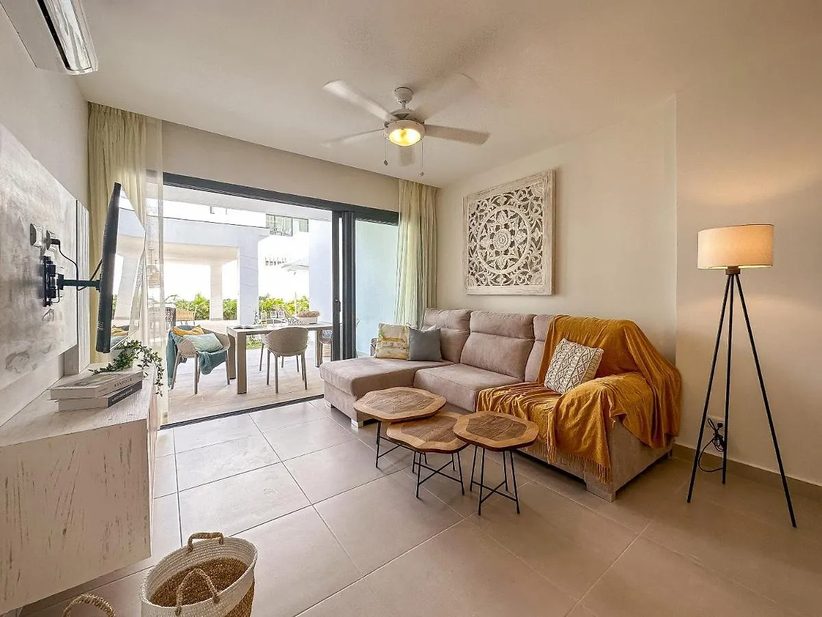 Fantastic Brand New Beach Condo プンタ・カナ