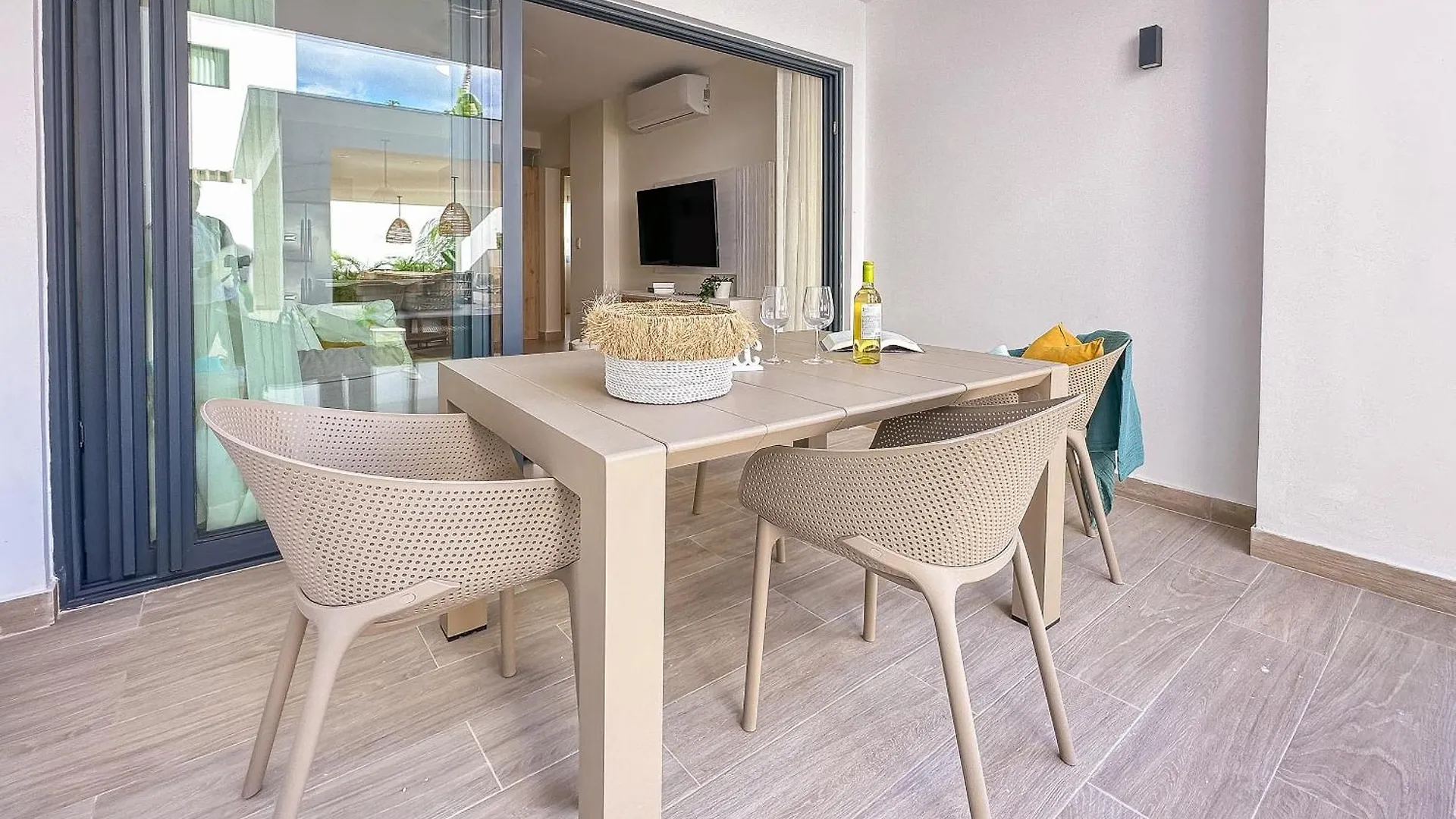 Fantastic Brand New Beach Condo プンタ・カナ