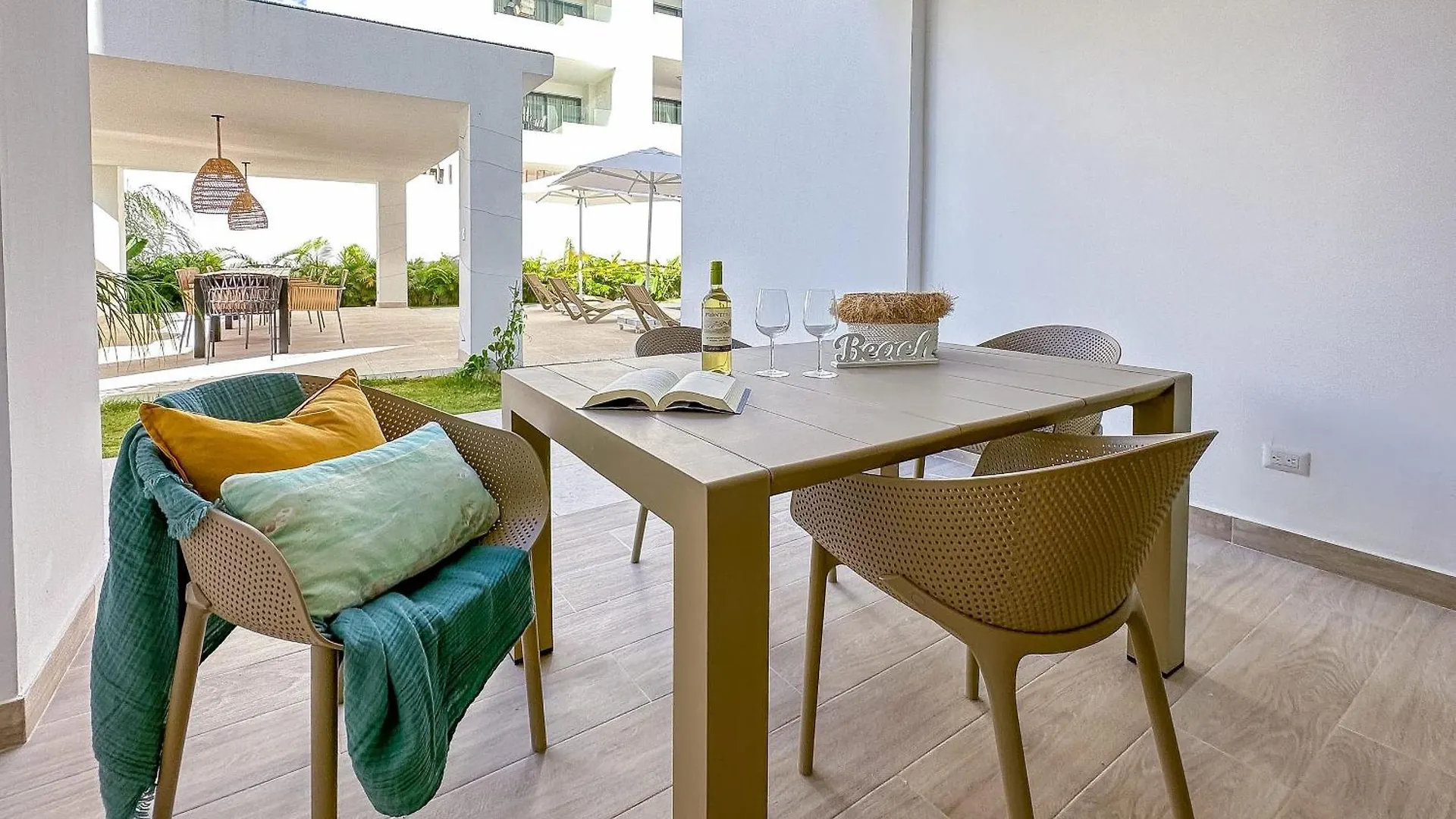 Fantastic Brand New Beach Condo プンタ・カナ